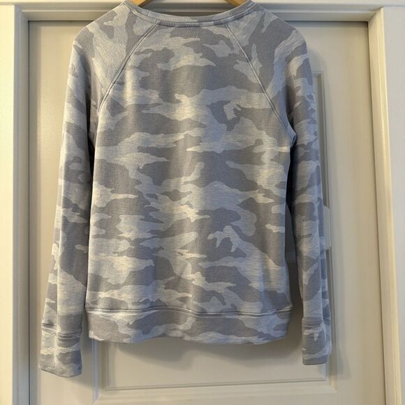 ATHLETA GIRL COZY CROSS YOUR FINGERS SWEATSHIRT LIGHT BLUE GRAY CAMO SIZE XL/ 14 - Picture 6 of 6